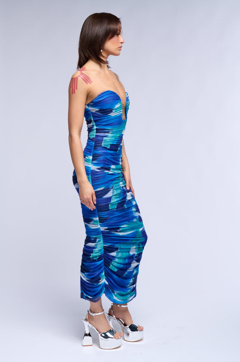 Celenor Blue Abstract Print Strapless Ruched Bodycon Midi Dress