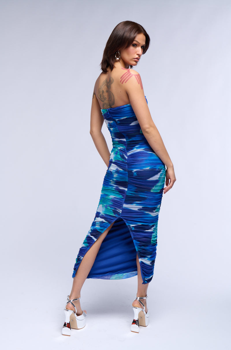 Celenor Blue Abstract Print Strapless Ruched Bodycon Midi Dress